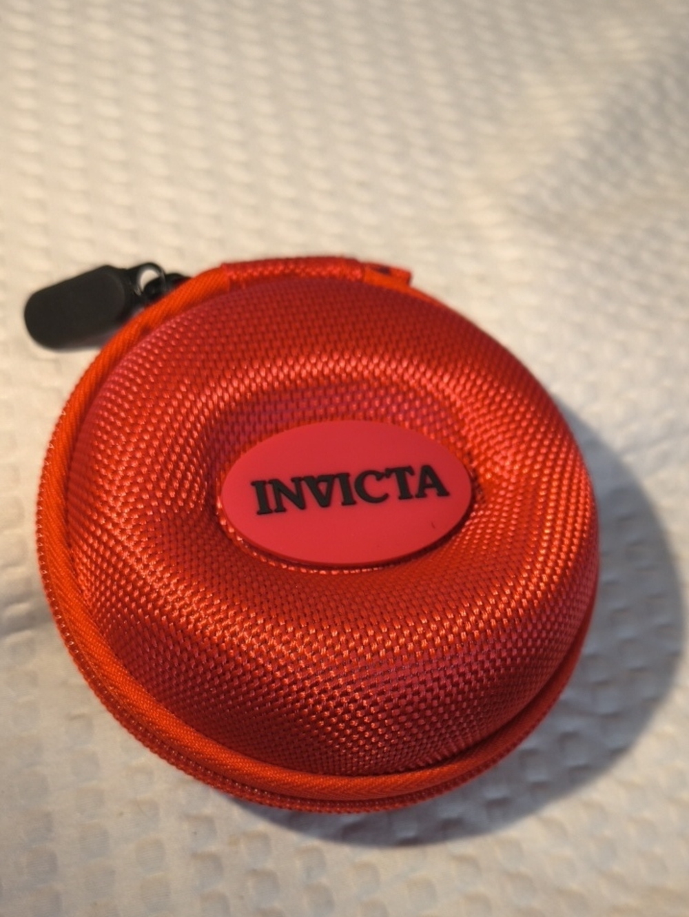 Invicta Bright Red Round Zip Watch Traveling Case